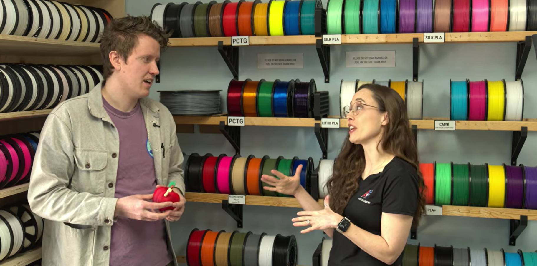 Cargar video: Interview talking about how Regenerative PLA+ Filament works